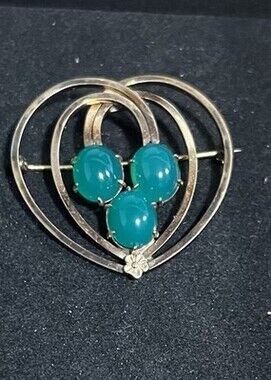 Vintage 12k Gf Heart Shaped Brooch With Green Cabochon Stones